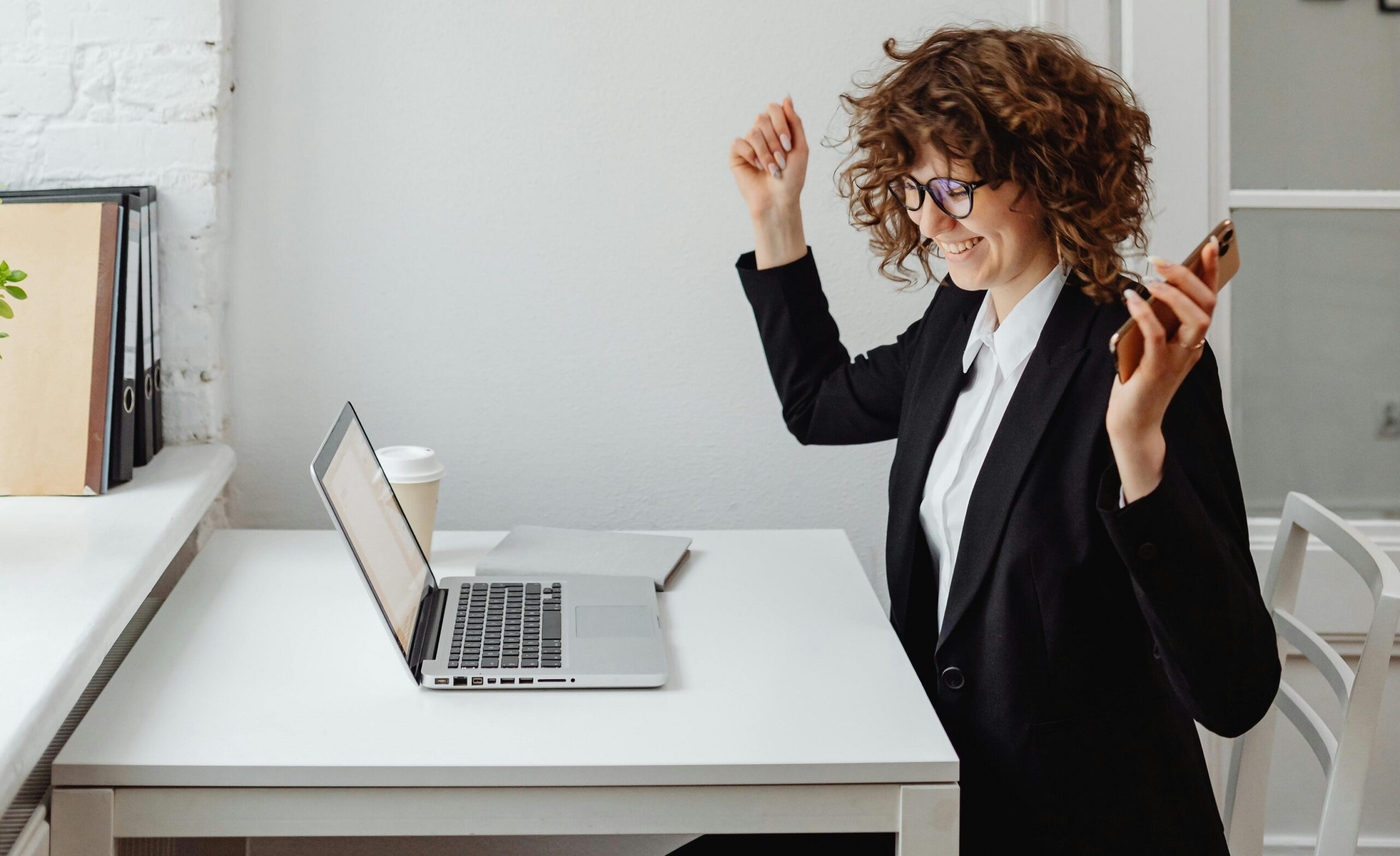 ¿Puedo ser feliz en el trabajo?      Retando el cliché y el escepticismo